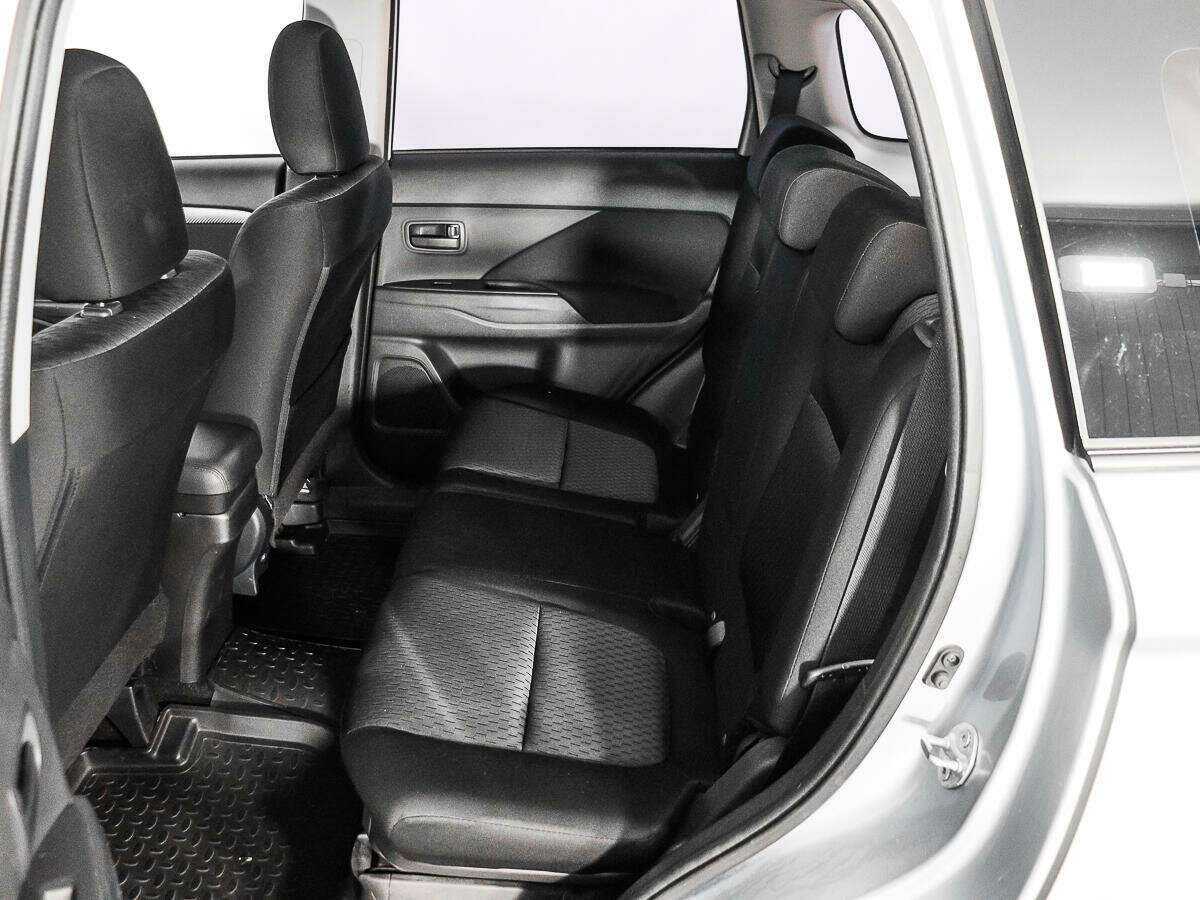 Купить Mitsubishi Outlander с пробегом. Фото: #9