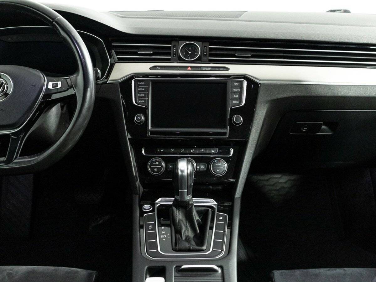 Купить Volkswagen Passat с пробегом. Фото: #13