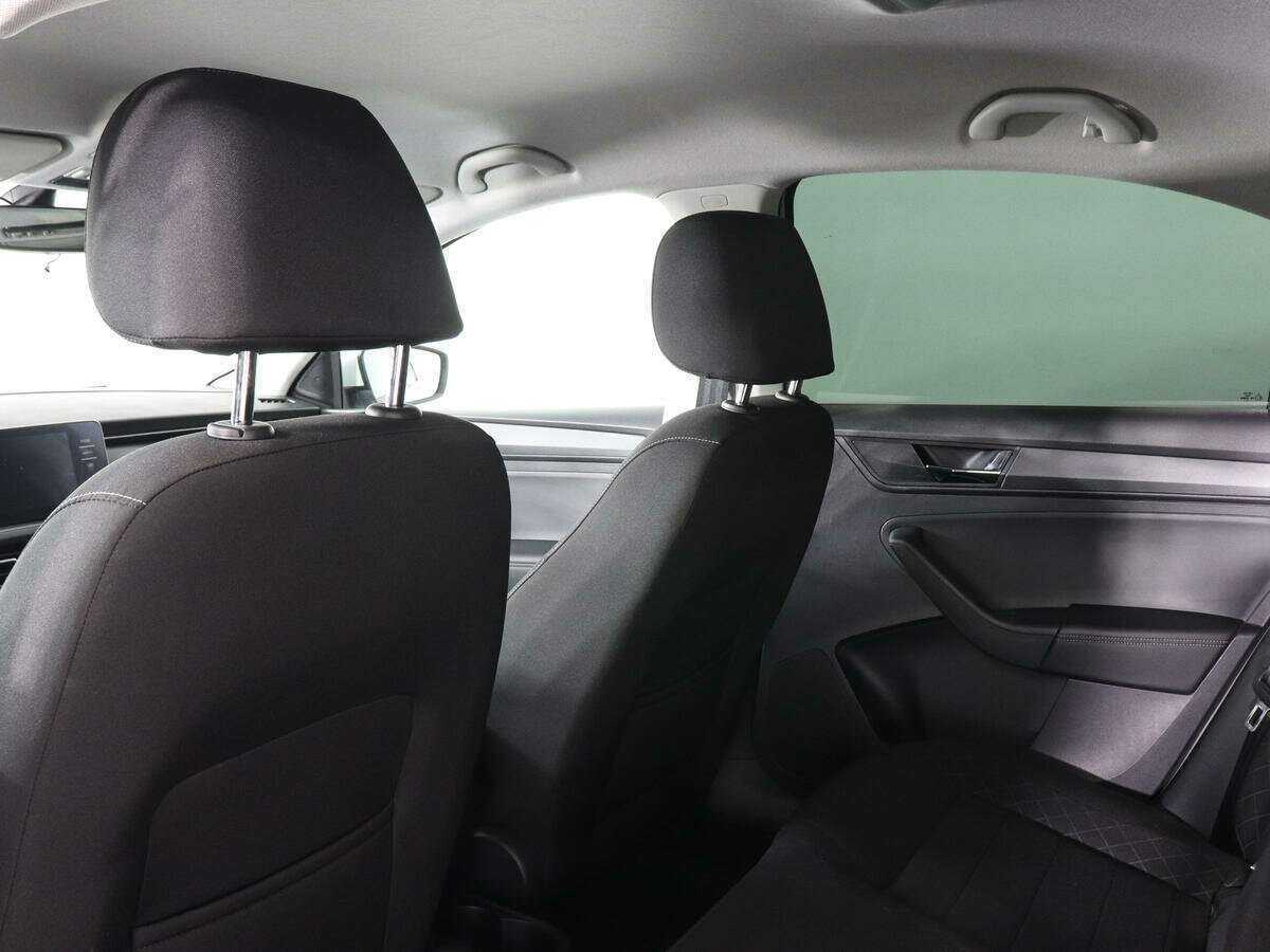 Купить Skoda Rapid с пробегом. Фото: #10
