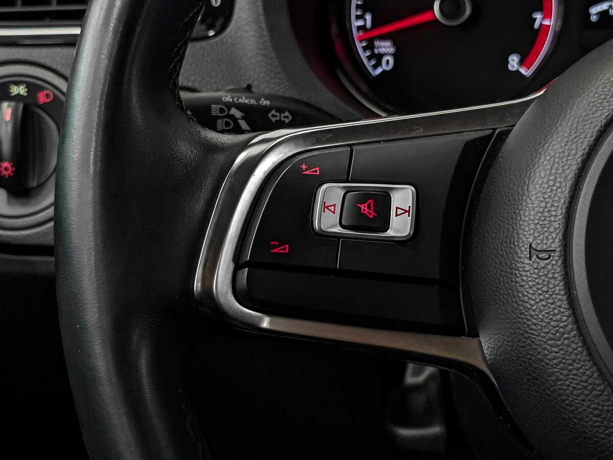 Купить Volkswagen Polo с пробегом. Фото: #27