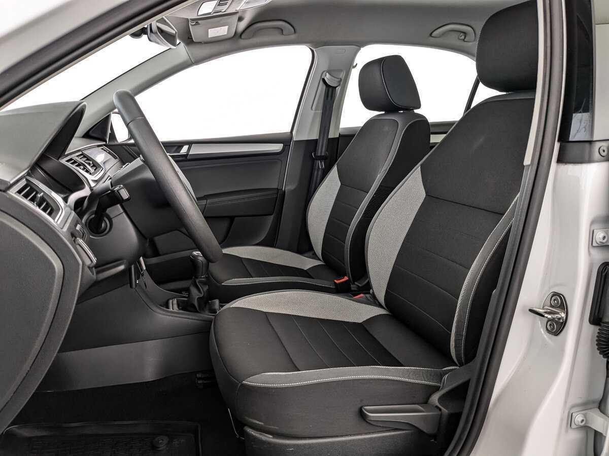 Купить Skoda Rapid с пробегом. Фото: #14