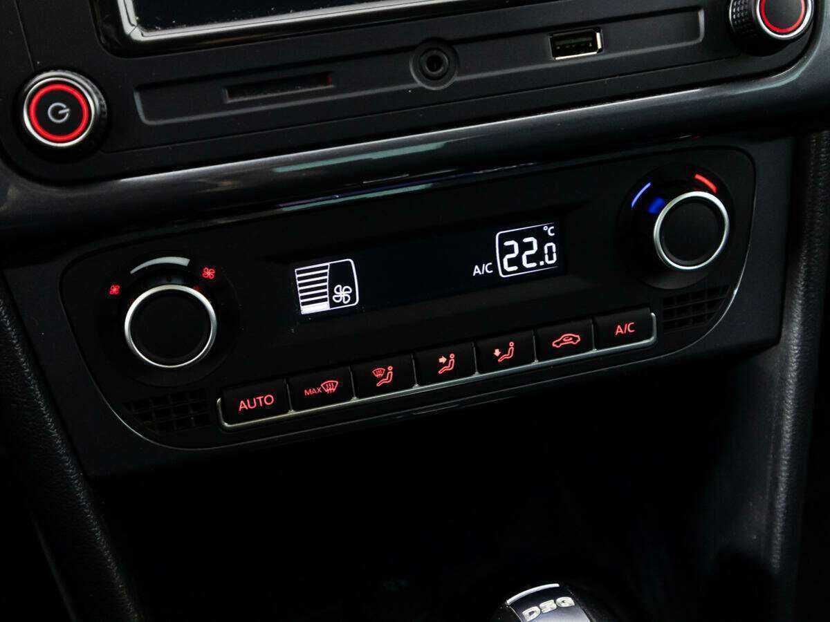 Купить Volkswagen Polo с пробегом. Фото: #14