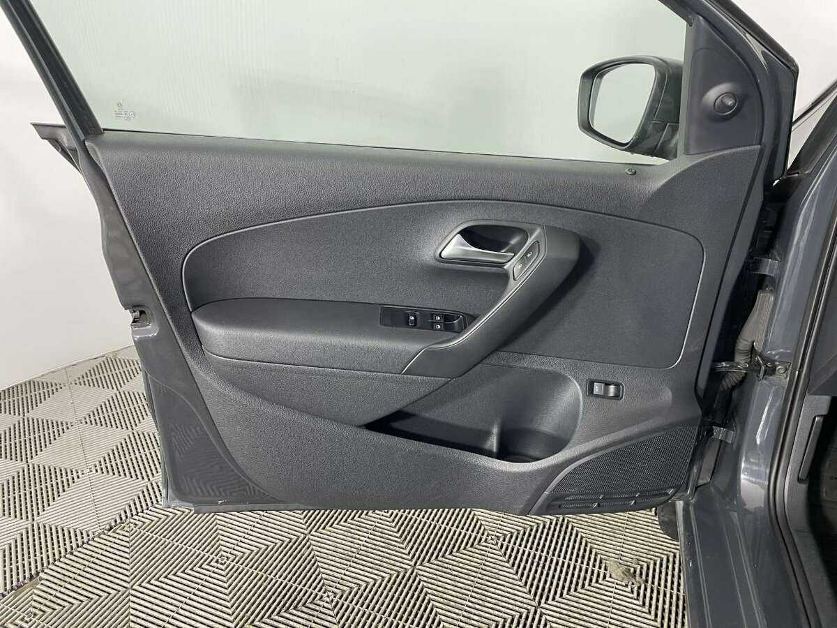 Купить Volkswagen Polo с пробегом. Фото: #7