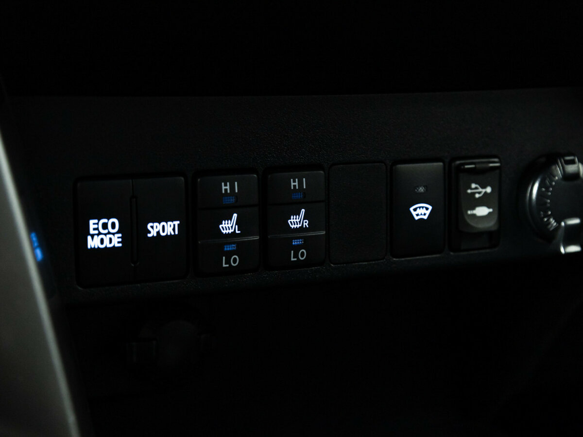 Купить Toyota RAV4 с пробегом. Фото: #14