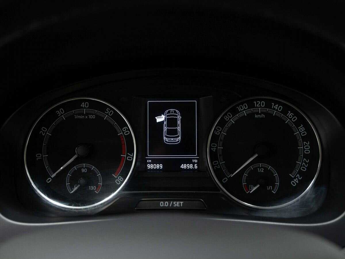 Купить Skoda Rapid с пробегом. Фото: #17