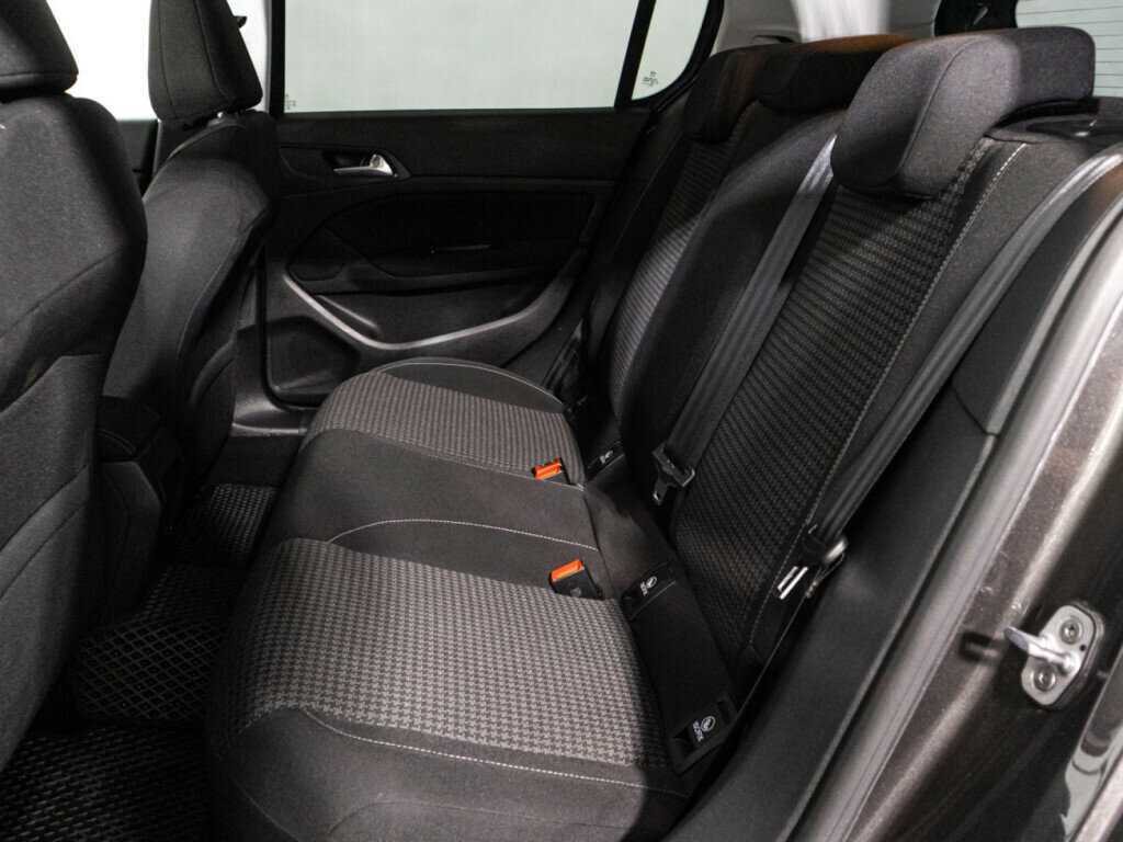 Купить Peugeot 308 с пробегом. Фото: #9