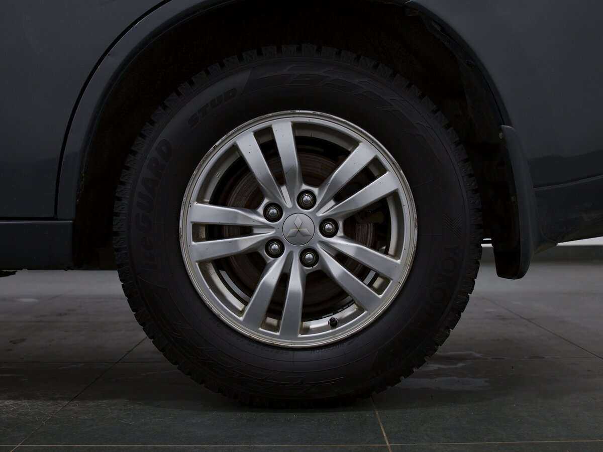 Купить Mitsubishi Outlander с пробегом. Фото: #4