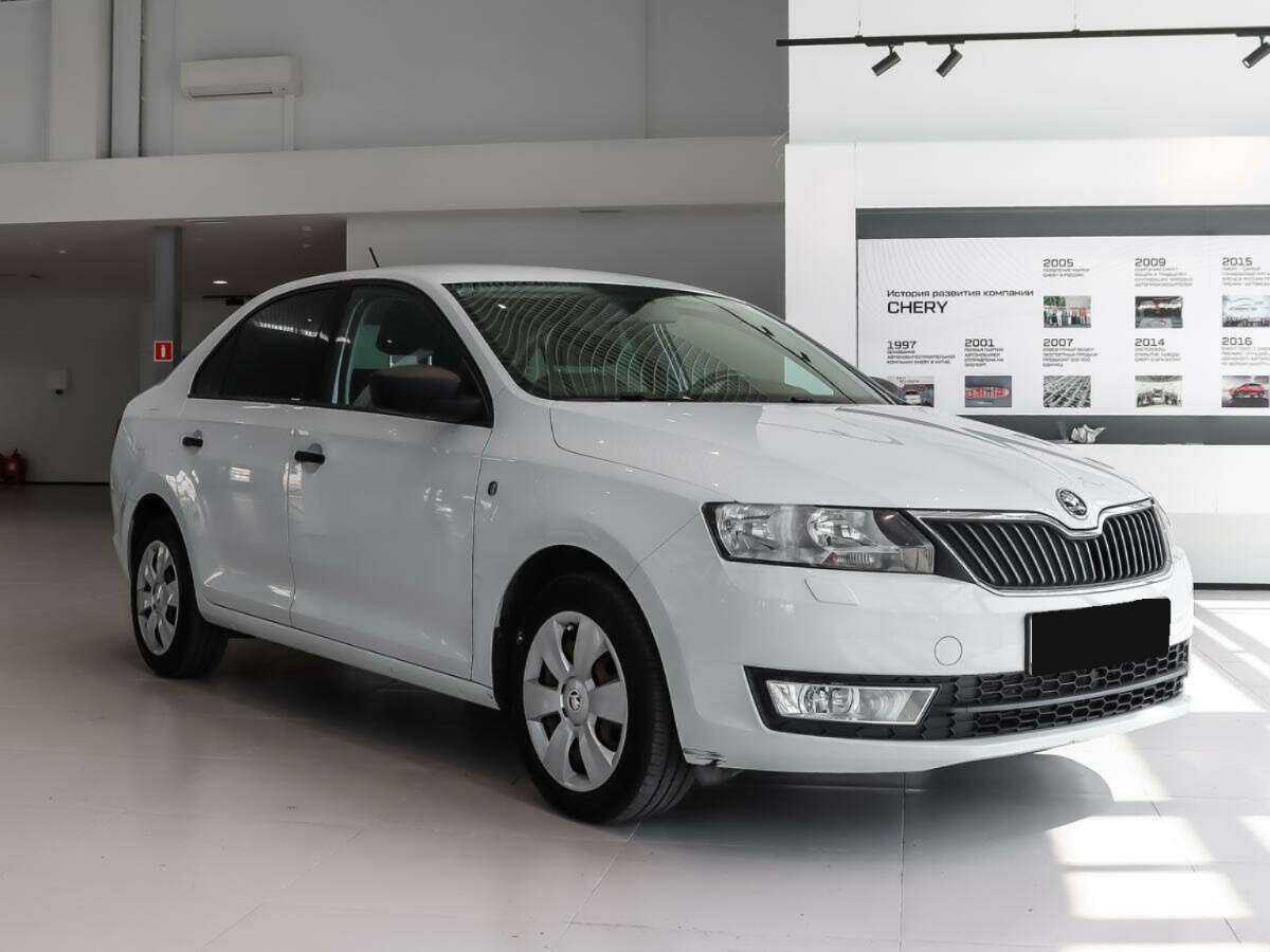 Купить Skoda Rapid с пробегом. Фото: #1