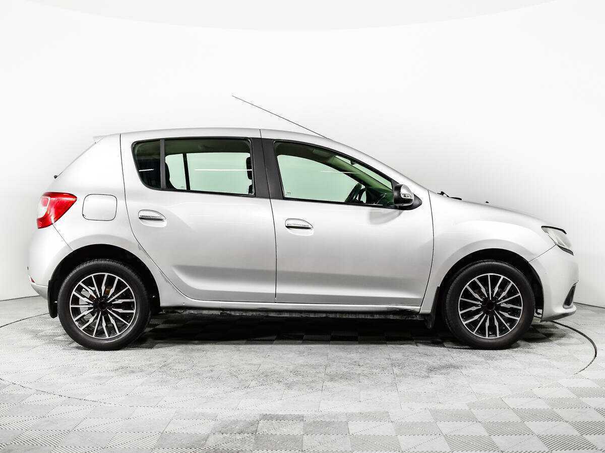Купить Renault Sandero с пробегом. Фото: #3
