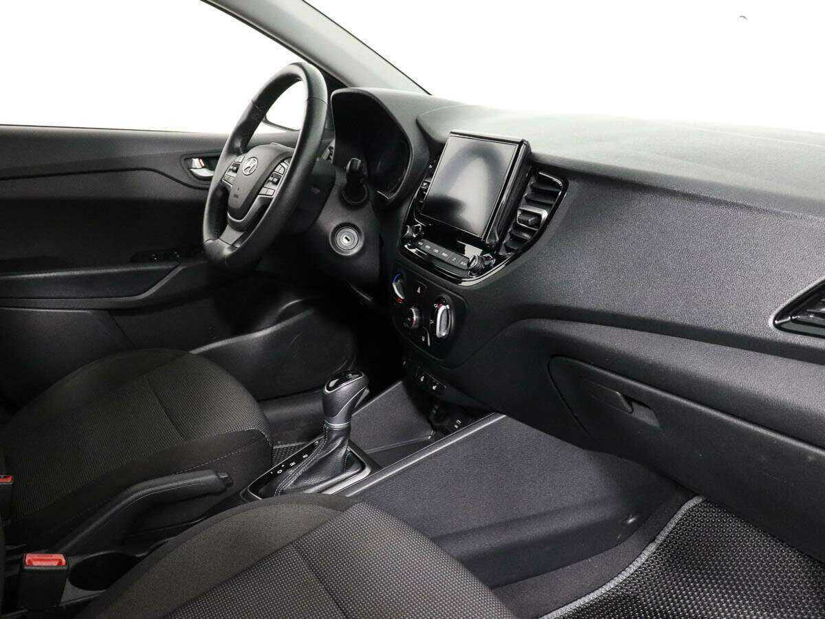Купить Hyundai Solaris с пробегом. Фото: #6