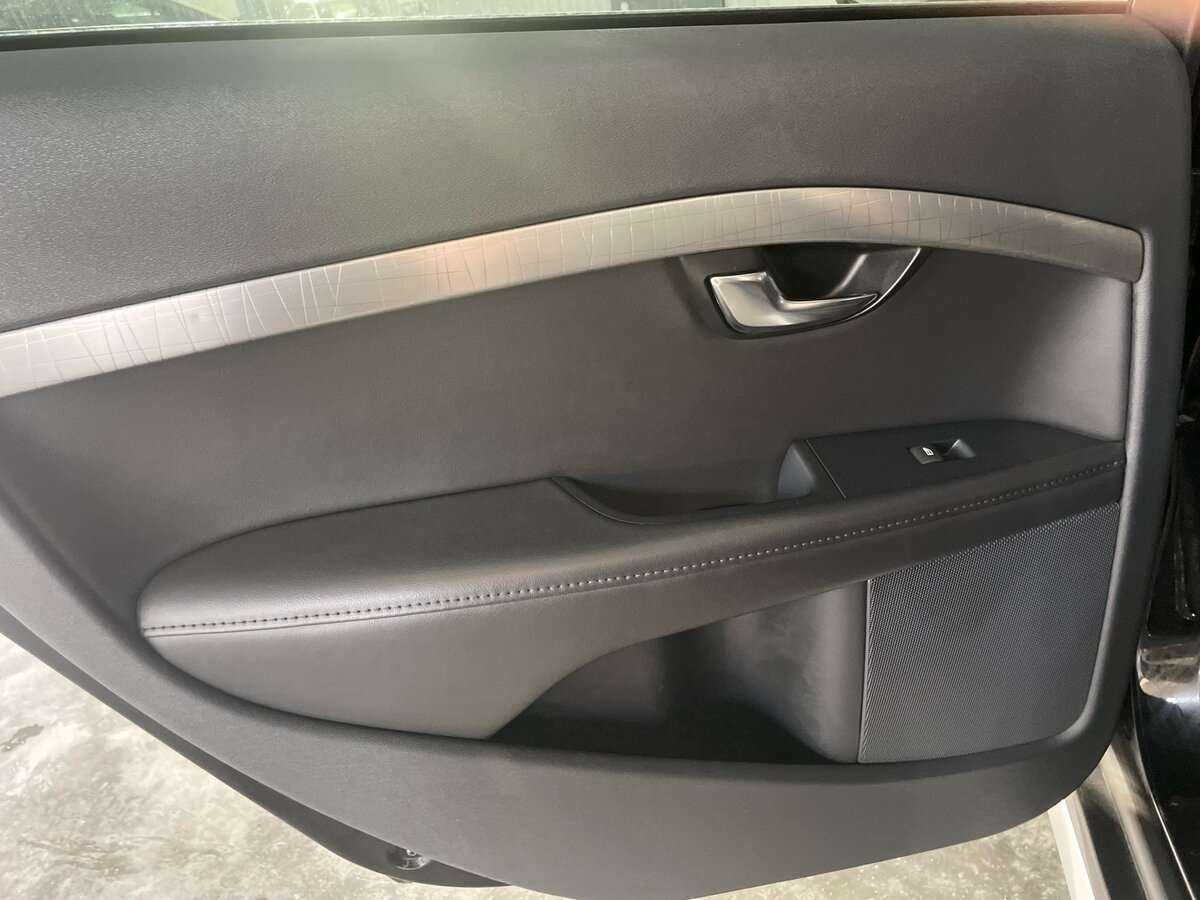 Купить Volvo XC70 с пробегом. Фото: #28