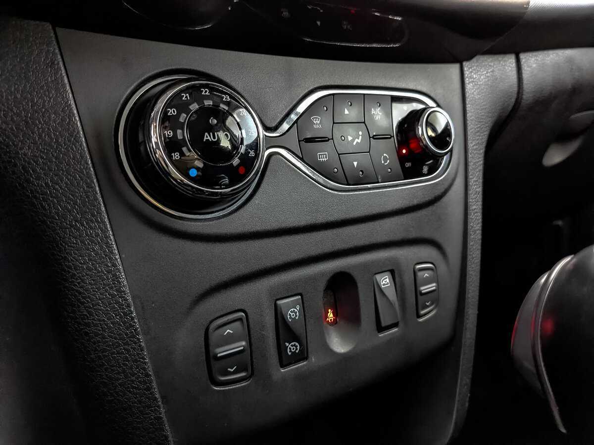 Купить Renault Sandero с пробегом. Фото: #16