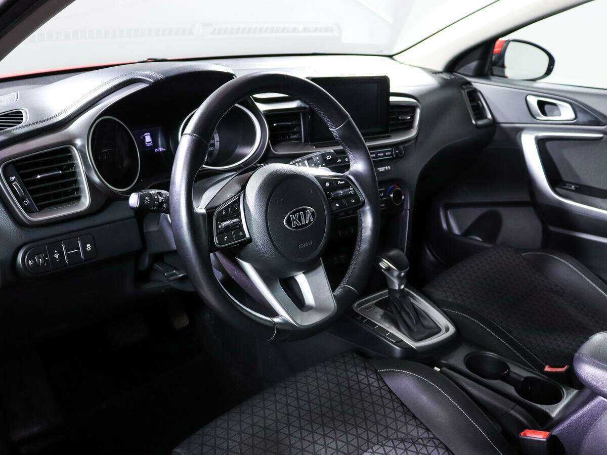 Купить Kia Ceed с пробегом. Фото: #11
