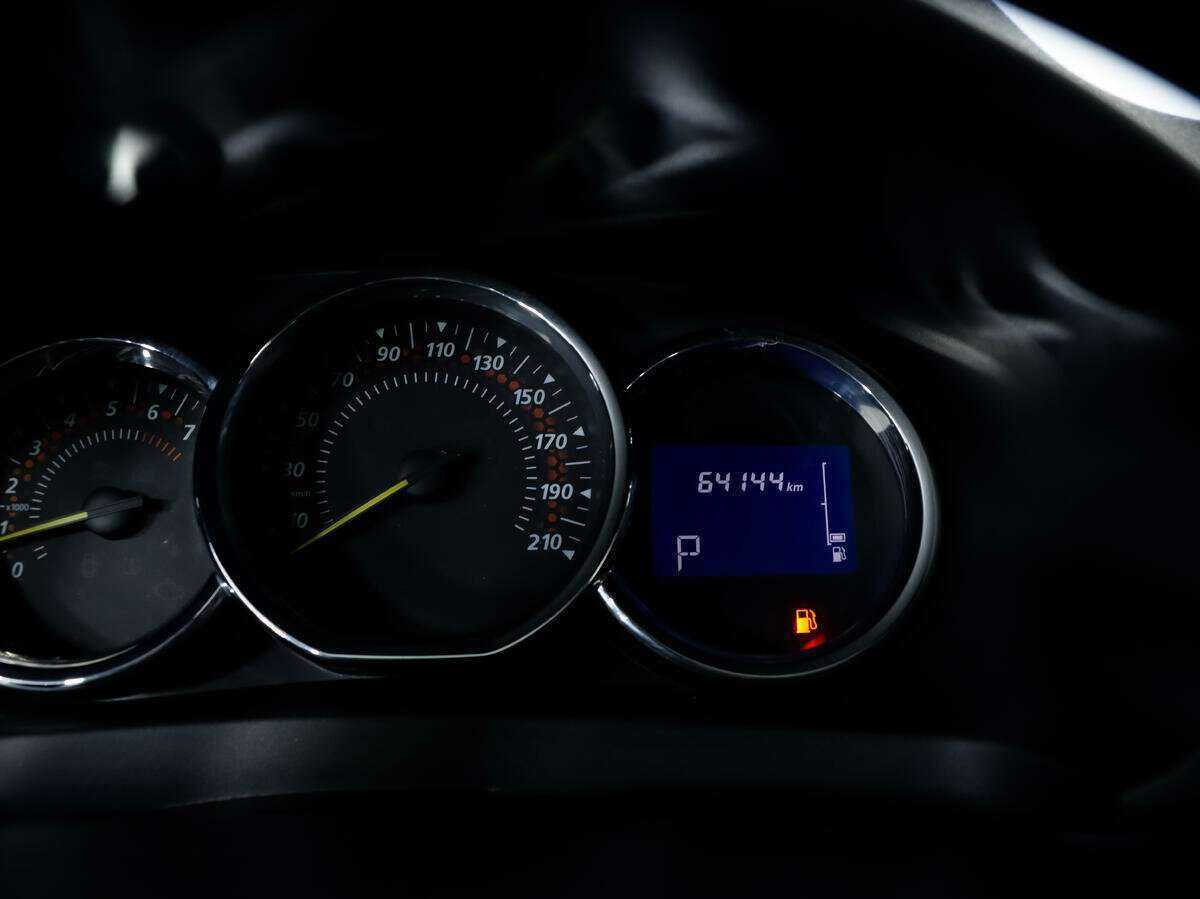 Купить Renault Sandero с пробегом. Фото: #16