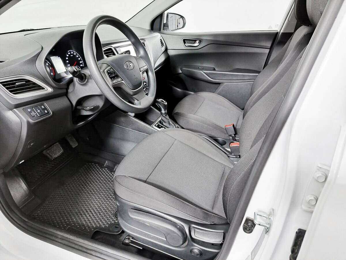Купить Hyundai Solaris с пробегом. Фото: #15