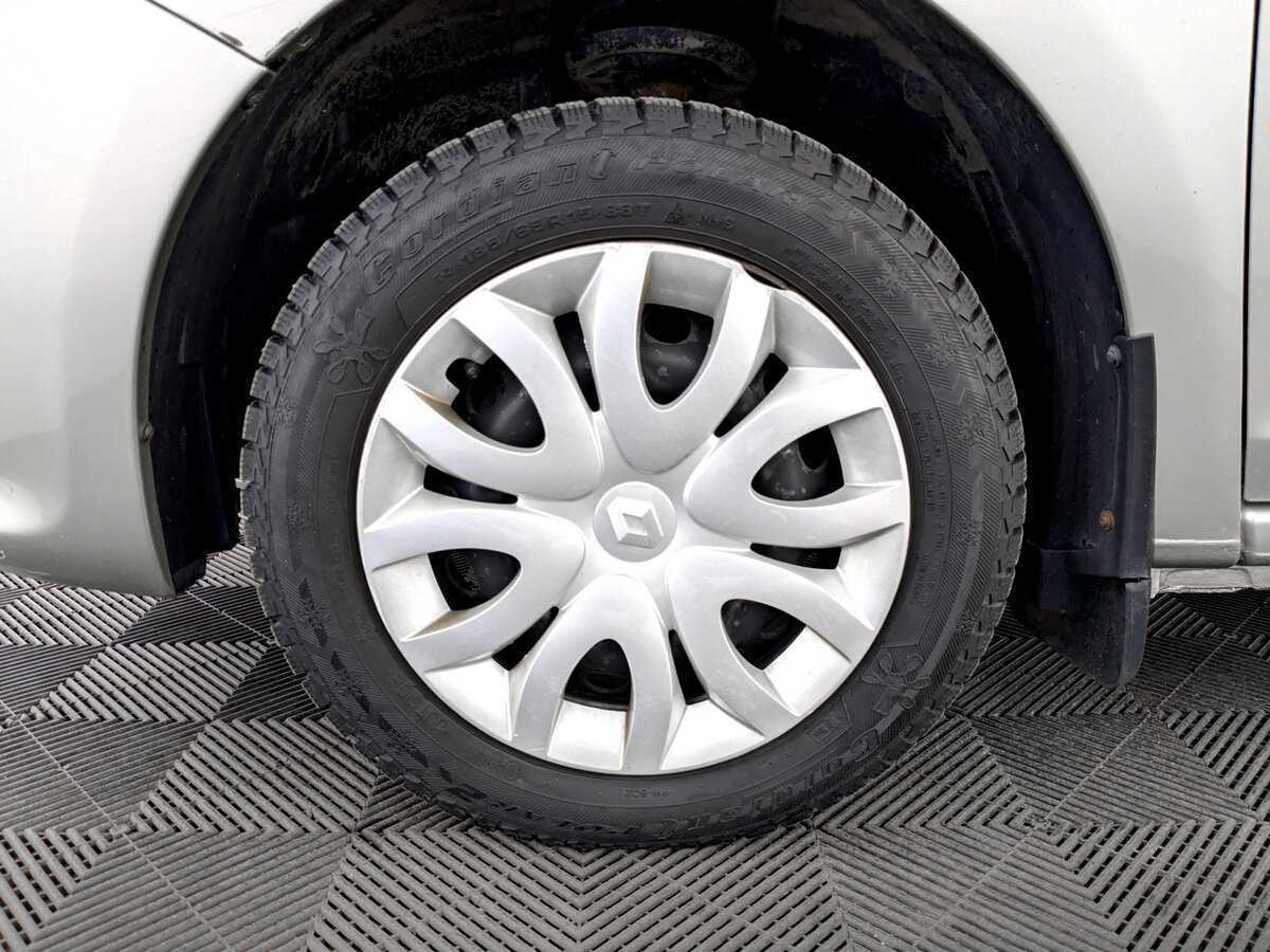 Купить Renault Sandero с пробегом. Фото: #17