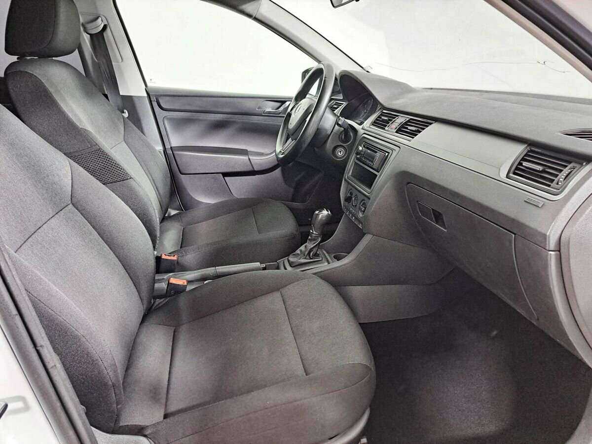 Купить Skoda Rapid с пробегом. Фото: #10