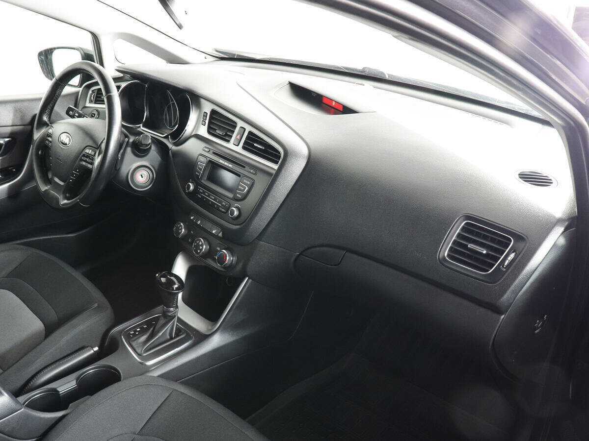 Купить Kia Ceed с пробегом. Фото: #6