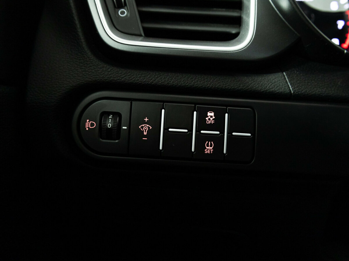Купить Kia Ceed с пробегом. Фото: #18