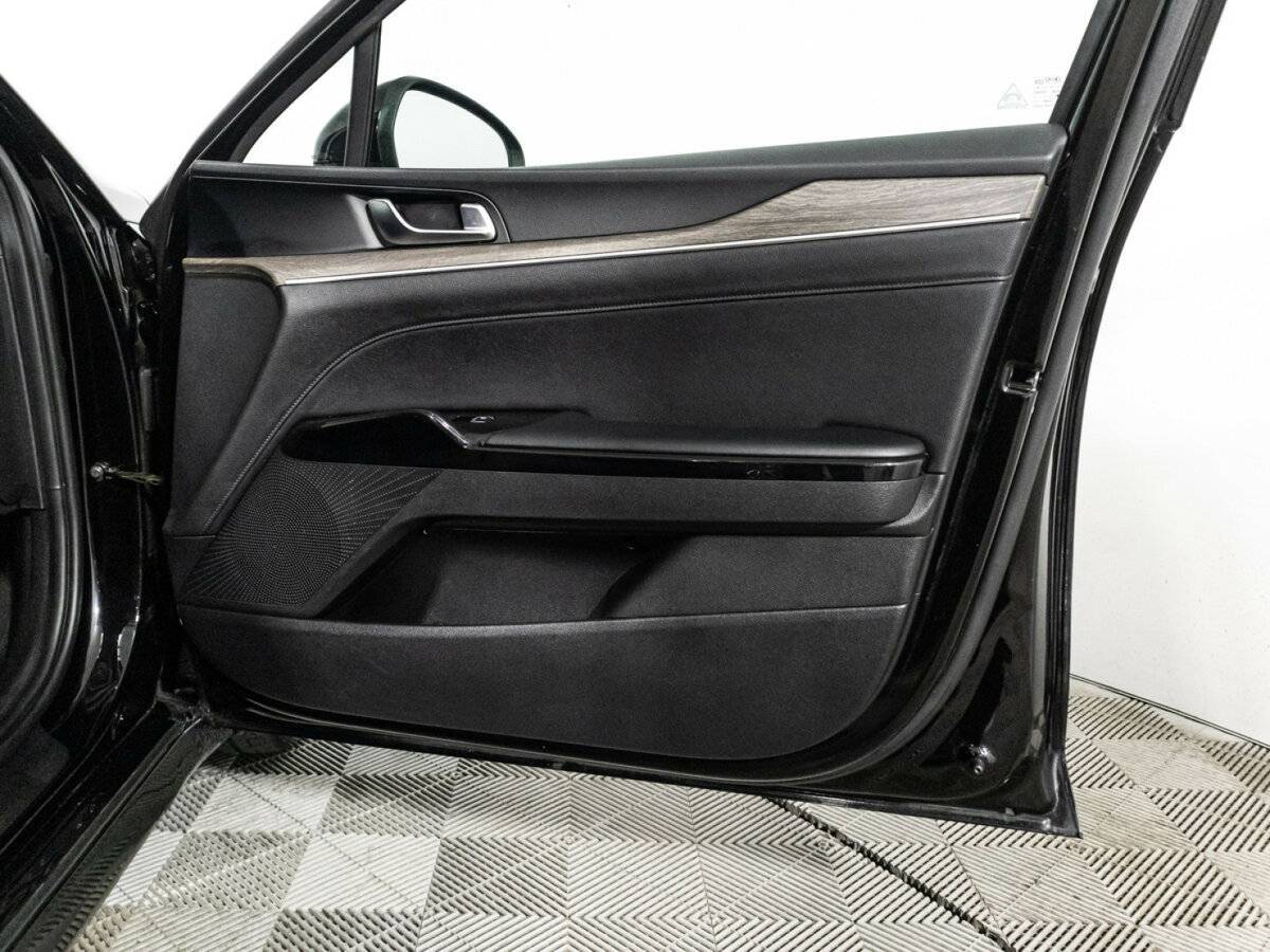 Купить Kia K5 с пробегом. Фото: #29