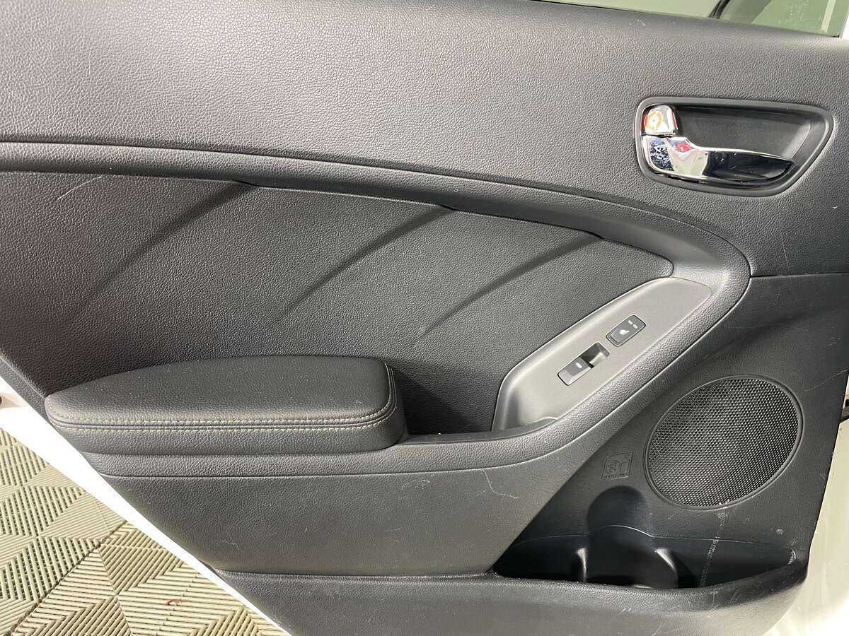 Купить Kia Cerato с пробегом. Фото: #15