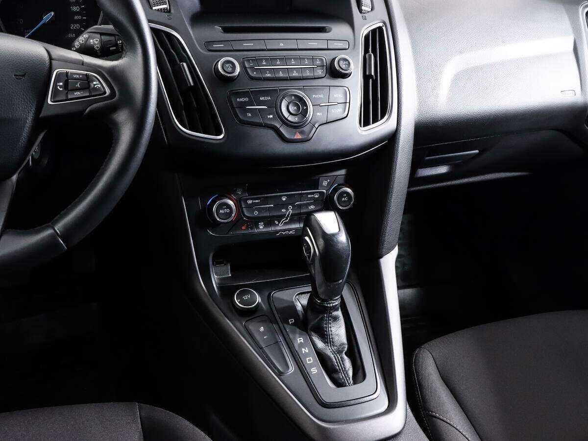 Купить Ford Focus с пробегом. Фото: #10