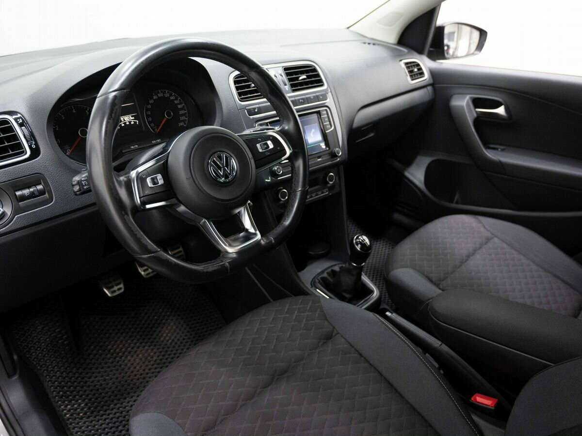 Купить Volkswagen Polo с пробегом. Фото: #6