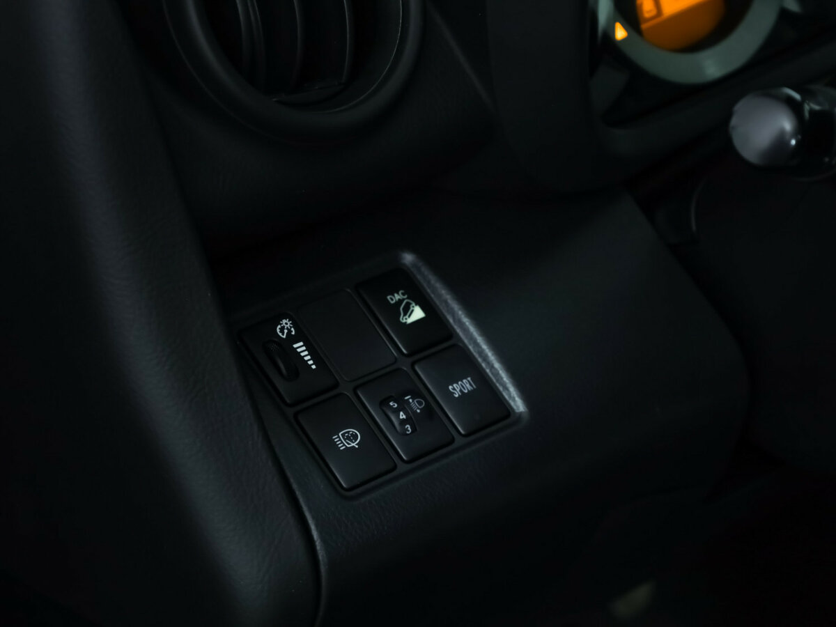 Купить Toyota RAV4 с пробегом. Фото: #11