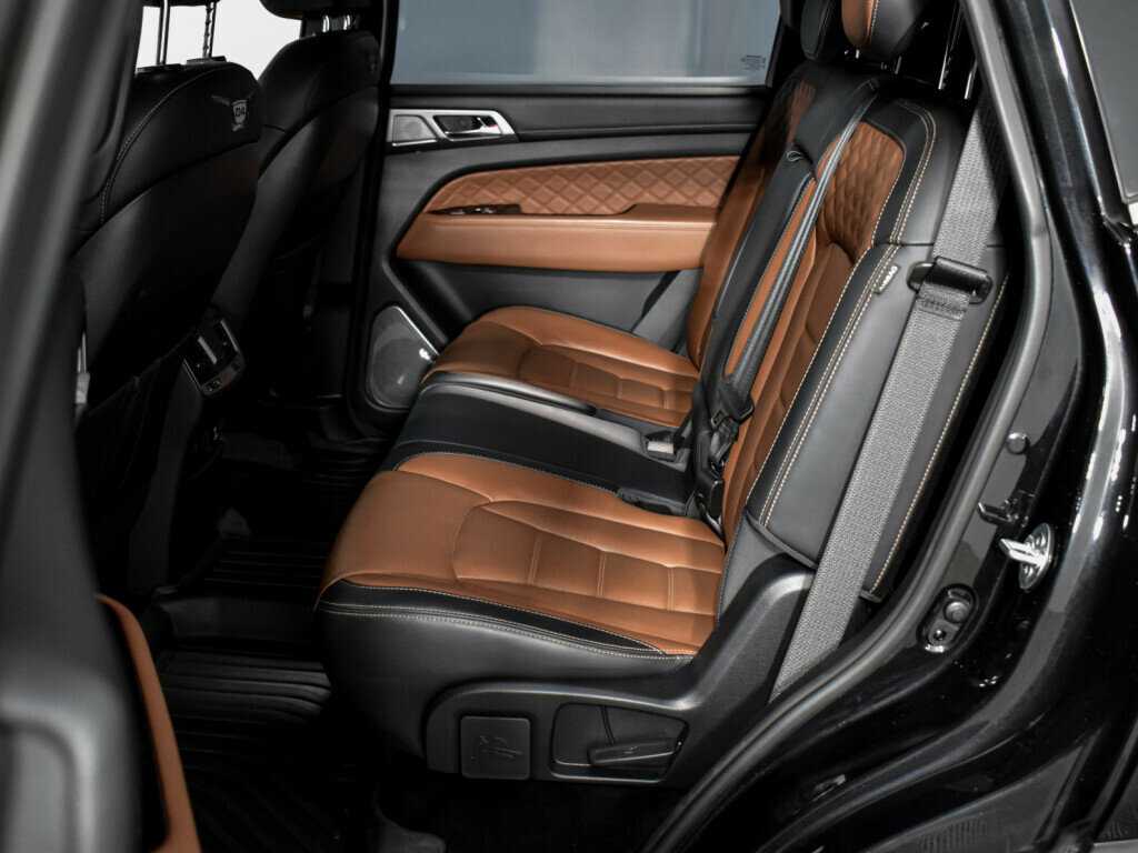 Купить SsangYong Rexton с пробегом. Фото: #11