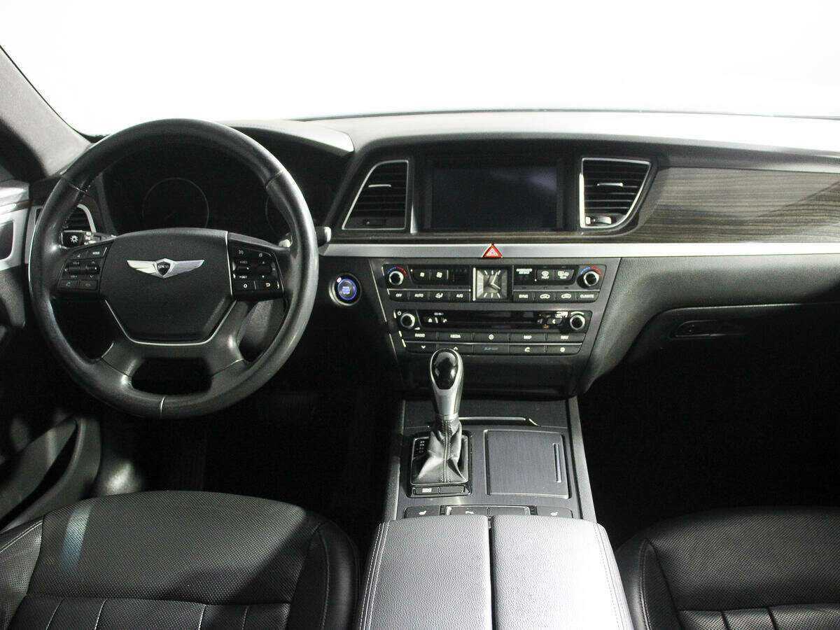 Купить Hyundai Genesis с пробегом. Фото: #9