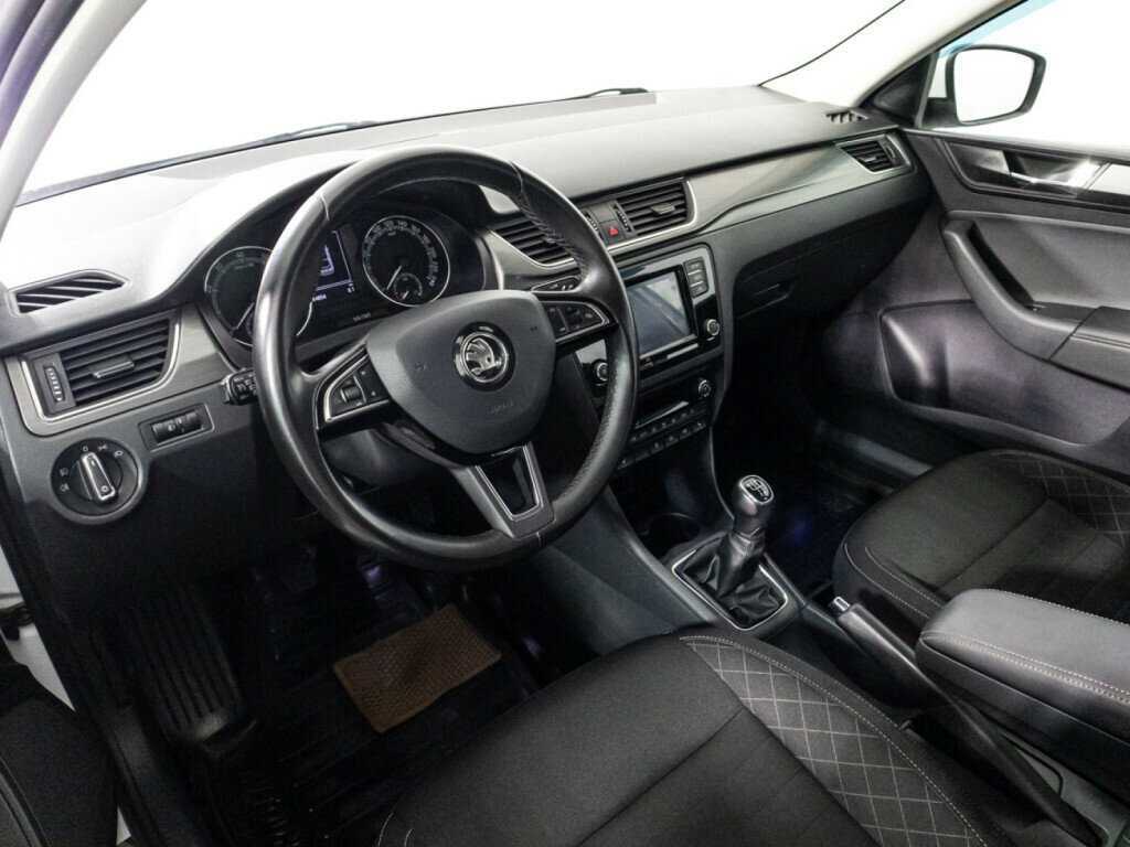 Купить Skoda Rapid с пробегом. Фото: #10