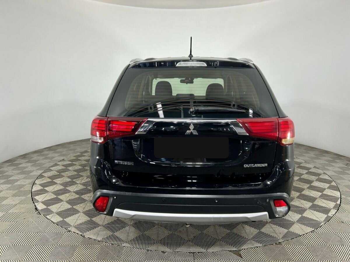 Купить Mitsubishi Outlander с пробегом. Фото: #2