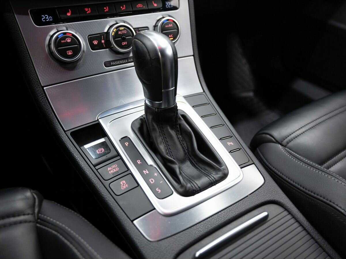 Купить Volkswagen Passat CC с пробегом. Фото: #23