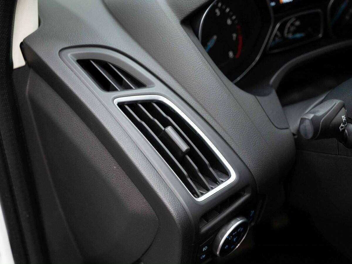 Купить Ford Focus с пробегом. Фото: #19