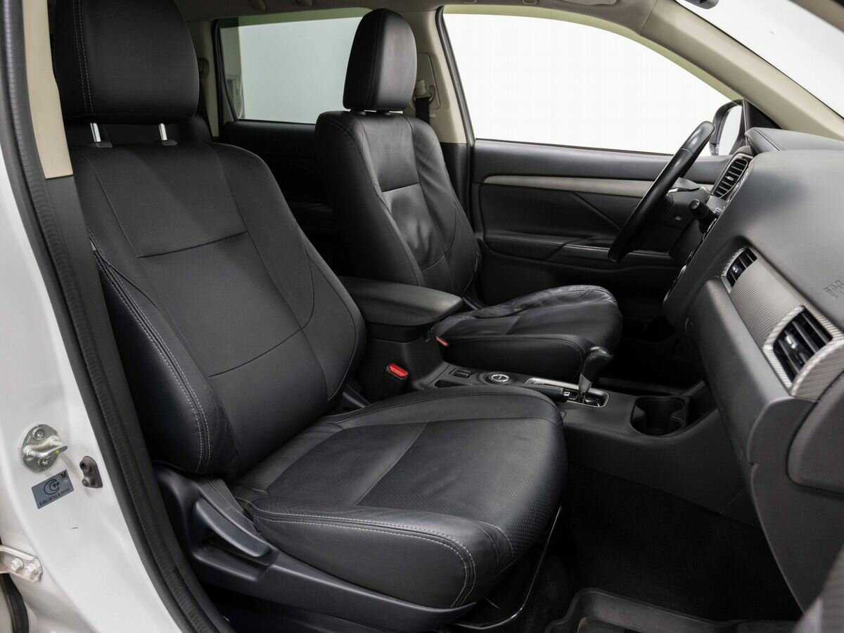 Купить Mitsubishi Outlander с пробегом. Фото: #13