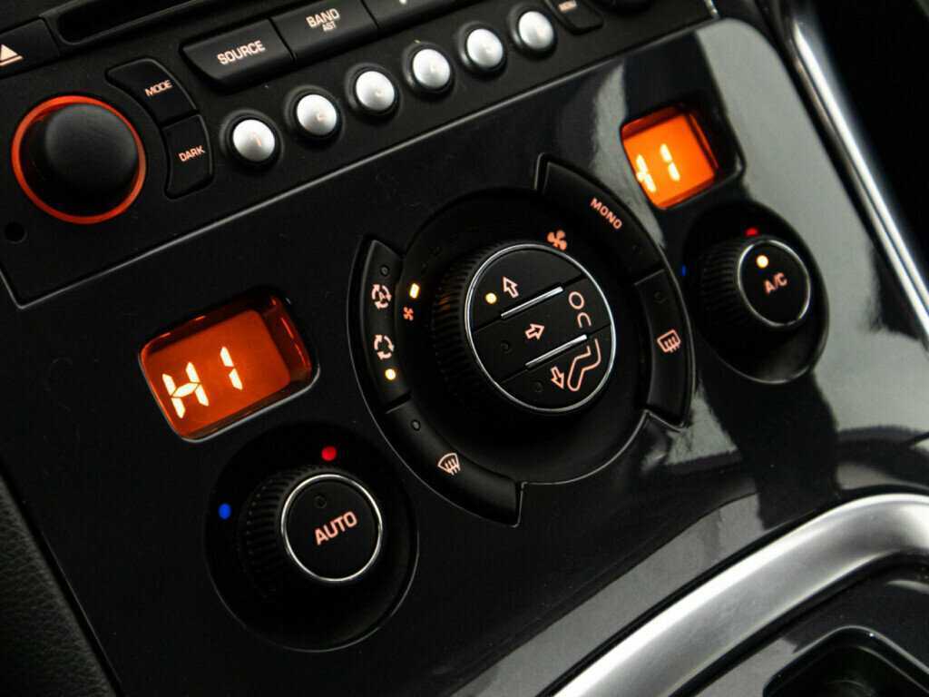 Купить Peugeot 3008 с пробегом. Фото: #14