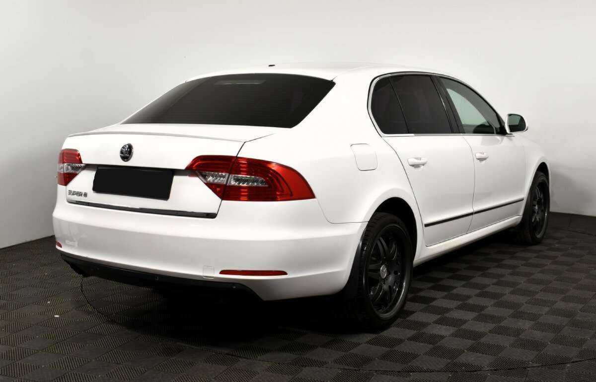 Купить Skoda Superb с пробегом. Фото: #2