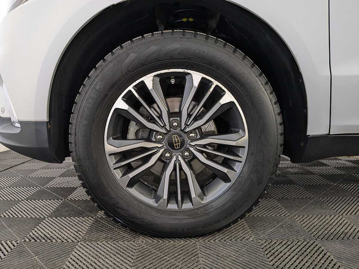 Купить Geely Emgrand X7 с пробегом. Фото: #11