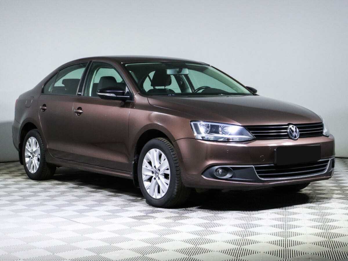Купить Volkswagen Jetta с пробегом. Фото: #2