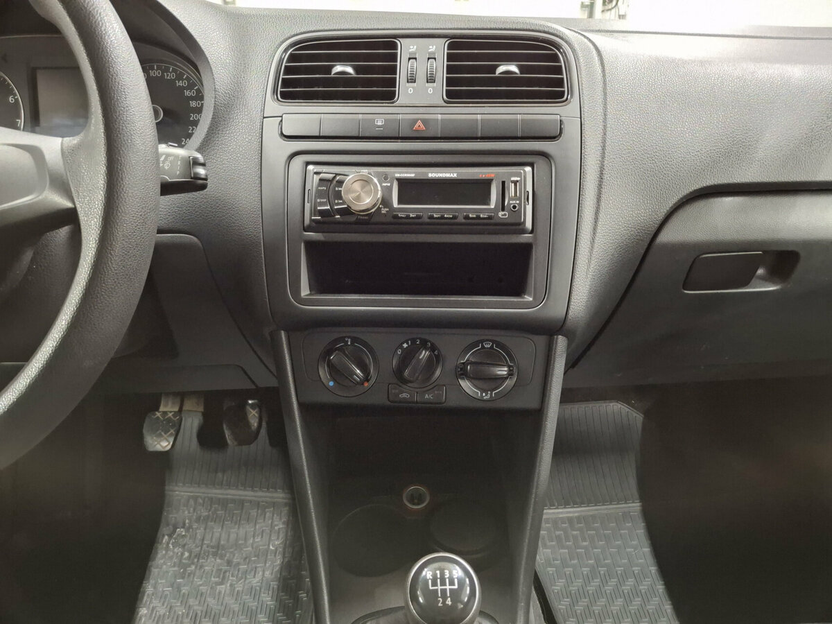 Купить Volkswagen Polo с пробегом. Фото: #14