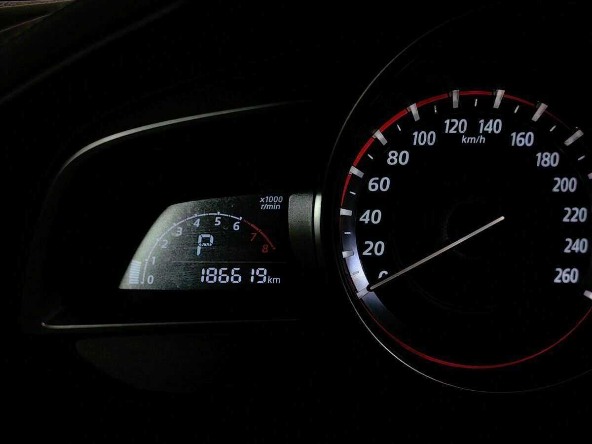 Купить Mazda 3 с пробегом. Фото: #14