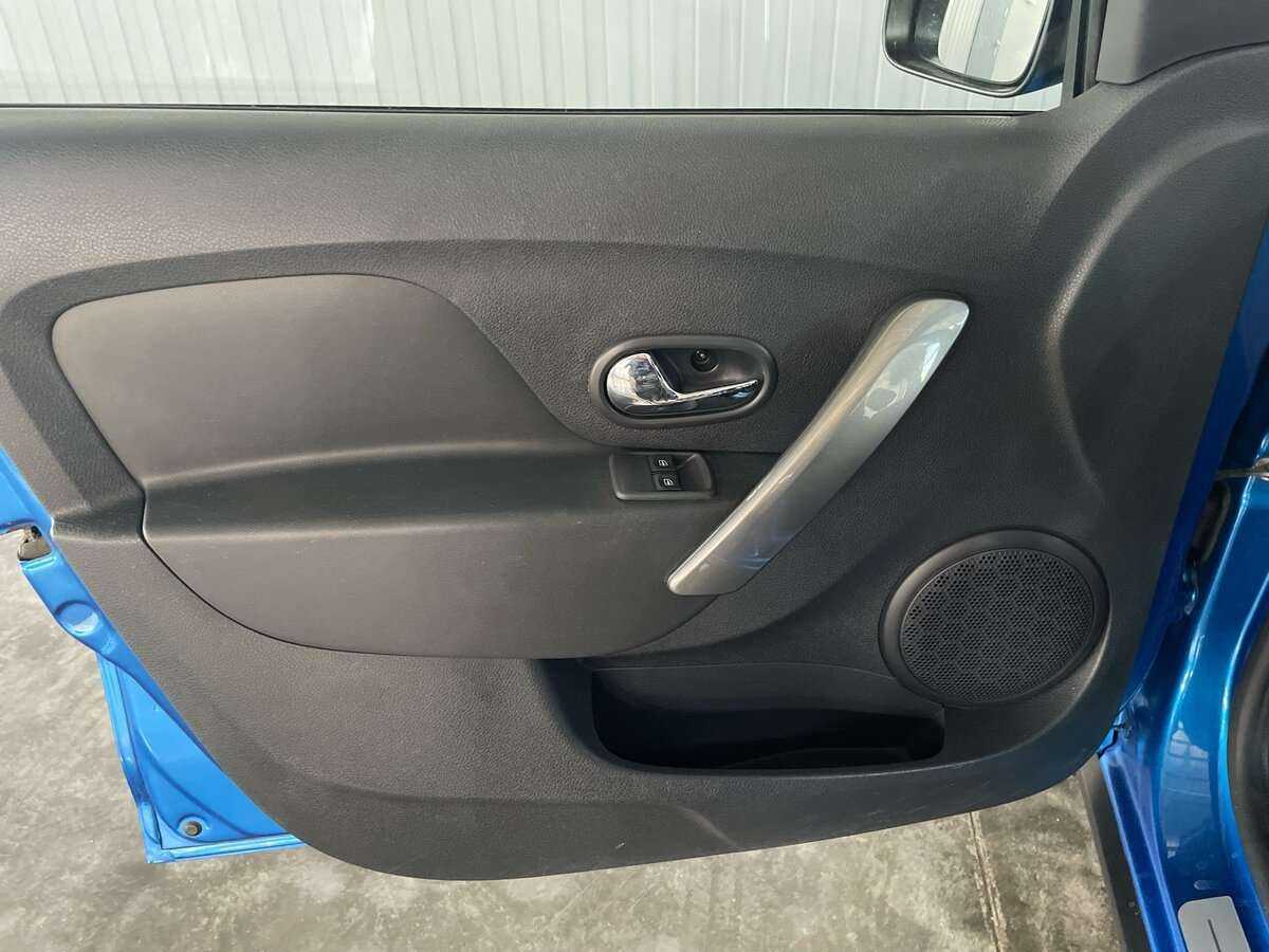 Купить Renault Sandero с пробегом. Фото: #15