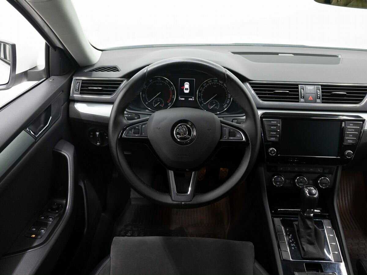 Купить Skoda Superb с пробегом. Фото: #12