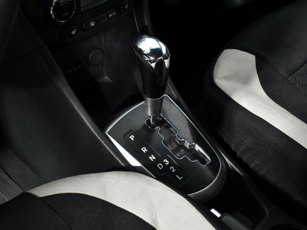 Купить Hyundai Solaris с пробегом. Фото: #10