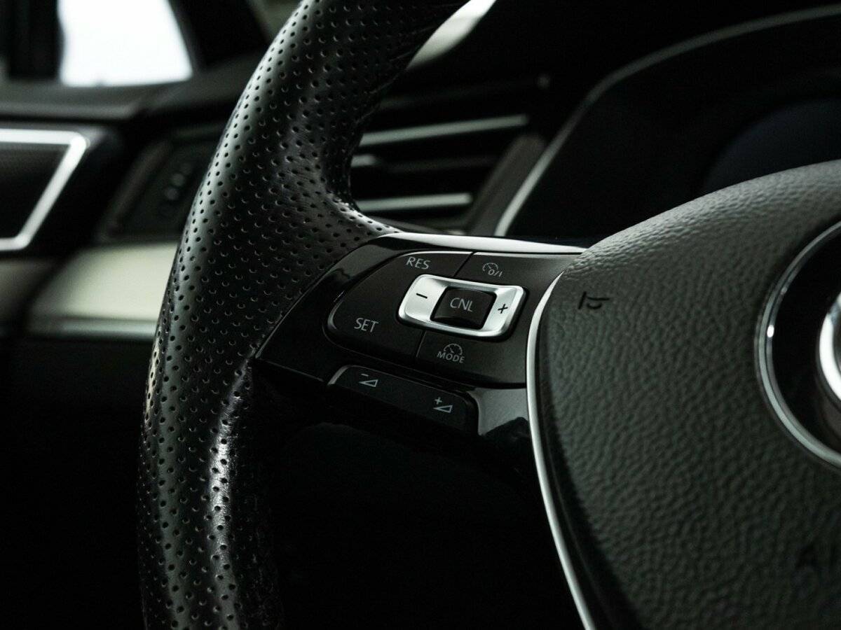 Купить Volkswagen Passat с пробегом. Фото: #20