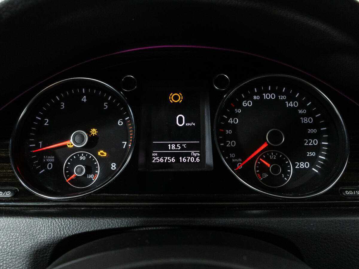 Купить Volkswagen Passat CC с пробегом. Фото: #11