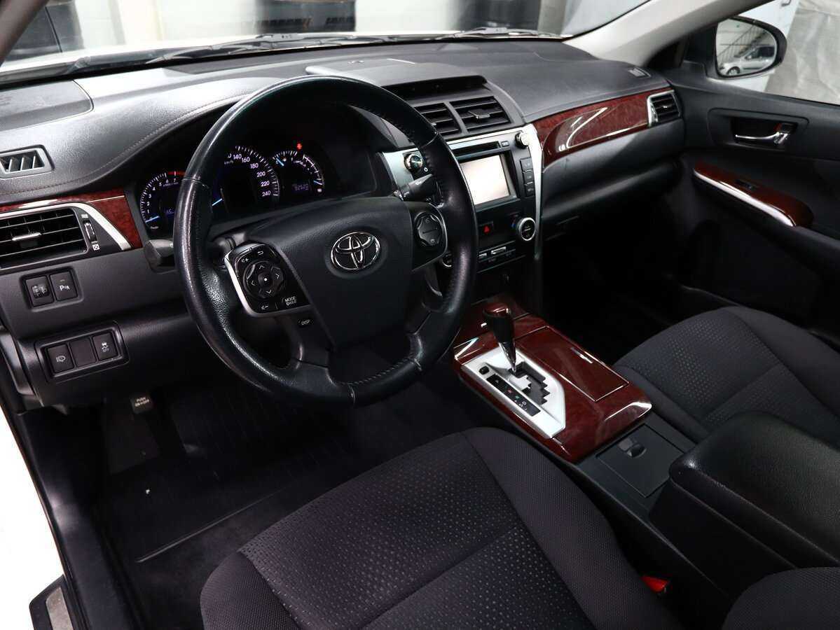 Купить Toyota Camry с пробегом. Фото: #8