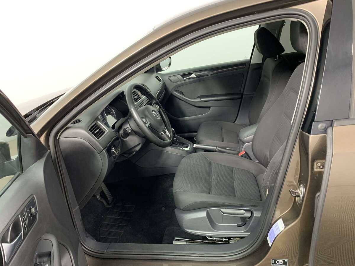 Купить Volkswagen Jetta с пробегом. Фото: #13