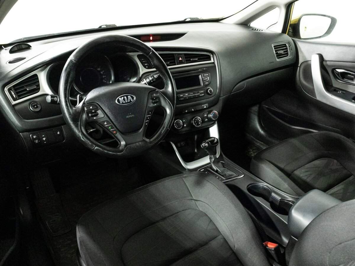 Купить Kia Ceed с пробегом. Фото: #10