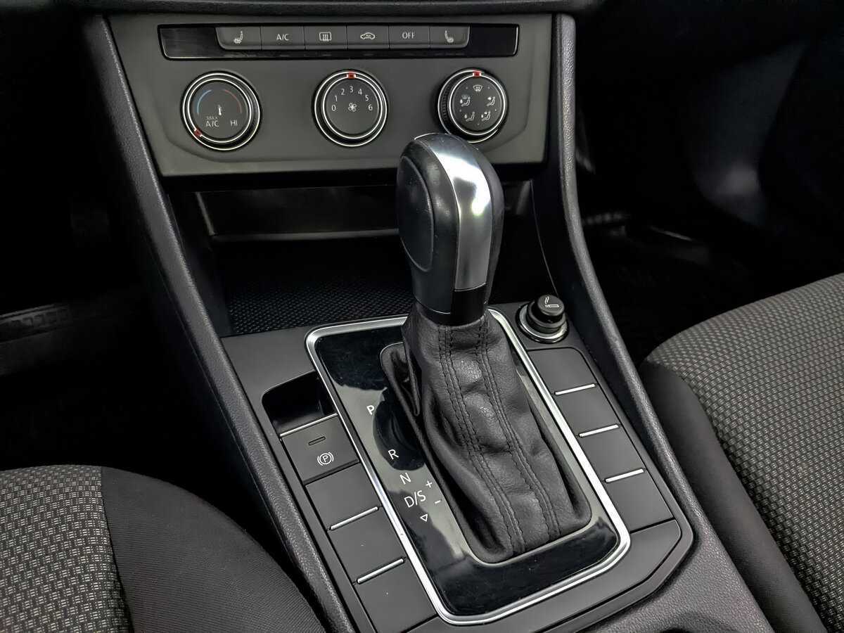 Купить Volkswagen Jetta с пробегом. Фото: #21